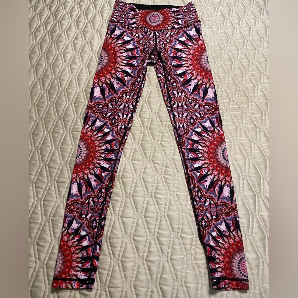 WOLVEN Colorful Red & Pink Mandala Pattern Leggings